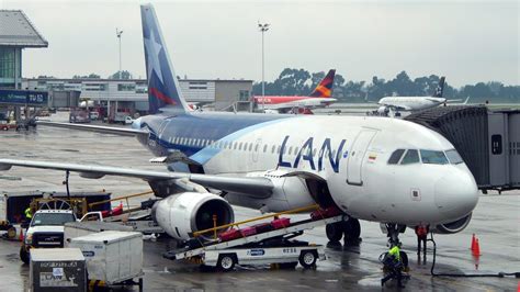 Use skyscanner to browse latam airlines chile flights and find the lowest prices and most convenient latam airlines chile flight times for your travel needs. Latam Airlines Airbus A319-132 CC-COU aterrizando en ...