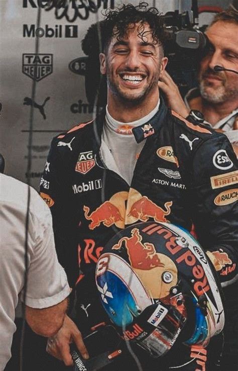 Pin By Vlada Kurbat On F Daniel Ricciardo Ricky Bobby British Grand Prix
