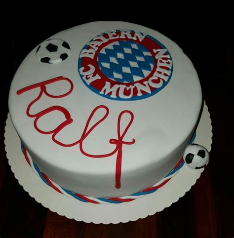 Rund um das stadion und in den parkhäusern gibt es stellplätze für 11.000 pkw. Pin auf Die ersten eigenen.... Fondant cakes ;)