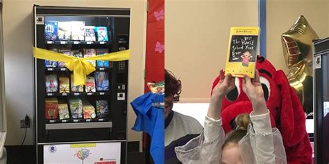 Meningkatkan prestasi dan kreatifitas siswa melalui metode latihan berkelanjutan. Sekolah di AS Pasang Vending Machine Berisi Buku Gratis ...