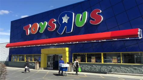 Toys R Us Adventure Pop Up Opening On Michigan Avenue Across From