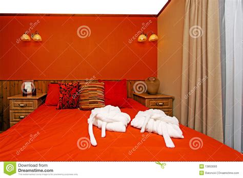Ein rotes schlafzimmer als traumsymbol steht für bisher unerfüllte sexuelle sehnsüchte. Rotes Schlafzimmer stockbild. Bild von schlafzimmer, rotes ...