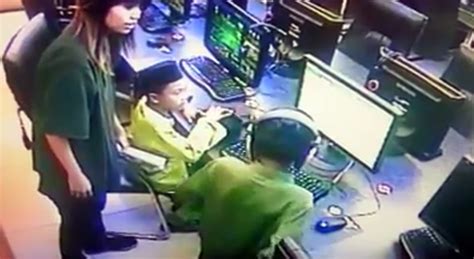 Kekasihsejati Budak Kantoi Beronani Di Cyber Cafe 18sx