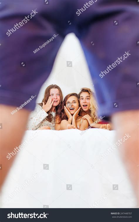 Group Girls Shocked Seeing Big Penis Foto De Stock 247448707 Shutterstock