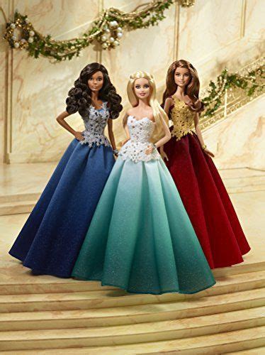 Pin By Isabelle On Barbies Noel Holiday Barbie Barbie Gowns Holiday Barbie Dolls
