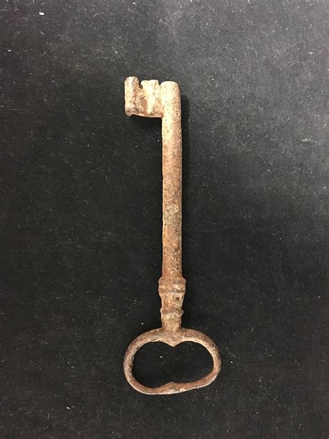 Vintage 6 Cast Metal Key