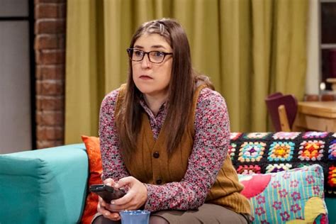 The Big Bang Theory Fans Notice Mayim Bialik And Amy Connection Metro
