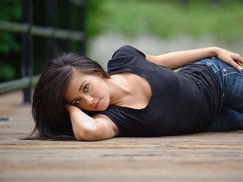 Cleavage Wallpaper Beauty Black Hair Model Grass Photography