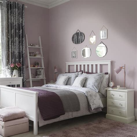 The room even features a whimsical beaded chandelier that you see in many girls bedroom ideas, and is the perfect size to work in either a child or adult's room. Teenage girls bedroom ideas - Teen girls bedrooms - Girls ...