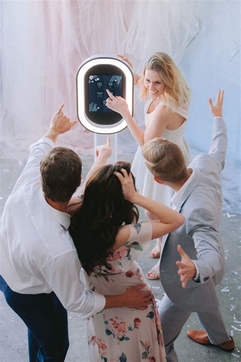 You Need A Digital Wedding Photo Booth Aka Futobooth At Your Reception