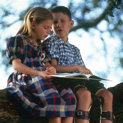 Forrest gump's climax explains the opening premise and builds to two major reveals. Jenny & Forrest | Forrest gump quotes, Favorite movie ...