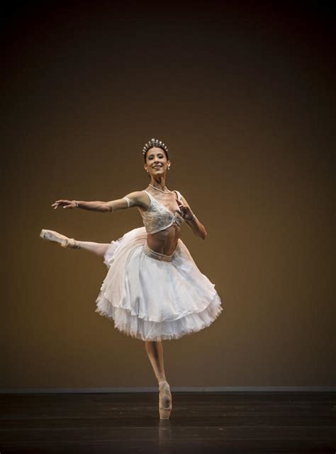 Elisa Carrillo Una Primera Bailarina Orgullosamente Mexicana