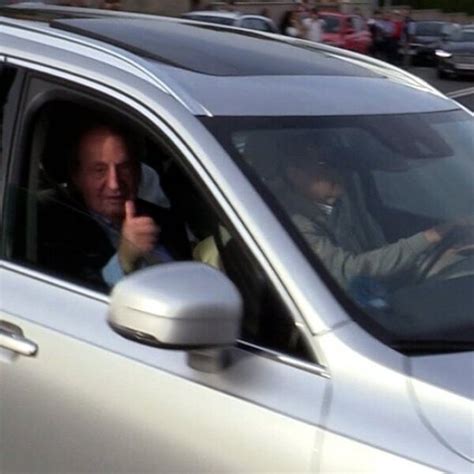El Rey Juan Carlos con Pedro Campos a su llegada a Sanxenxo en su regreso a España El regreso