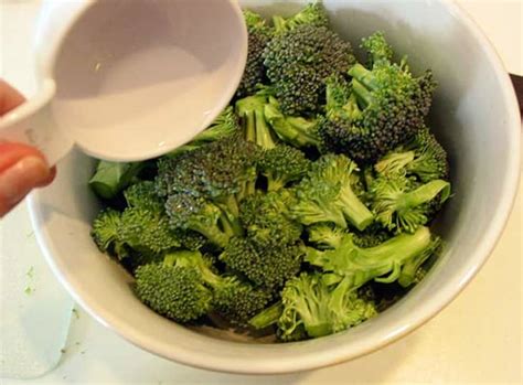 How To Steam Broccoli In The Microwave In Just 4 Minutes Kitchn