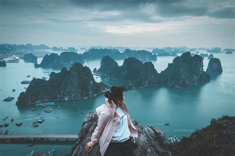 Halong bay is a beautiful natural wonder in northern vietnam near the chinese border. Halong Bay Best Destination In Vietnam - Ceysaid