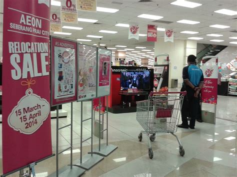 Aeon bukit mertajam bukit mertajam • aeon bukit mertajam bukit mertajam photos • Anything Goes: Having a sale when the shelves are bare
