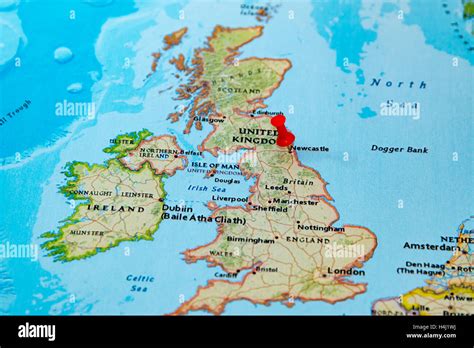 Newcastle Reino Unido Anclado En Un Mapa De Europa Fotografía De
