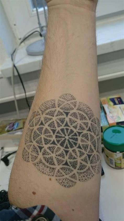 40 Tattoo Flower Dotwork 