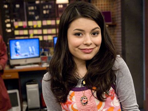 Original stars miranda cosgrove, jerry trainor, and nathan kress will return for the new show icarly, which first premiered in 2007, starred cosgrove as carly shay, who stars in a popular web. Carly - iCarly Wallpaper (36663181) - Fanpop