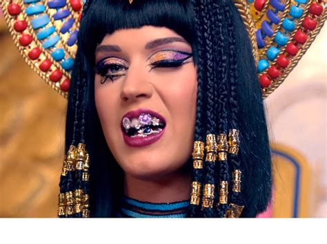 Katy Perry Goes Cleopatra For Dark Horse Music Video