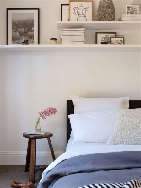 5 Alternative Ideas For Beds Without Headboards