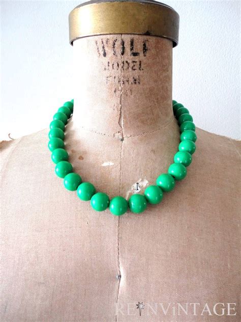 Vintage Sweet Pea Green Bead Necklace