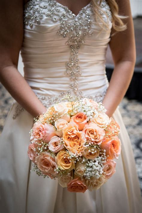 Bunchesdirect specializes in wedding flowers and is pleased to suggest you a broad selection of them: Peach Blush bouquet. 5 types of Roses | Blush bridal ...