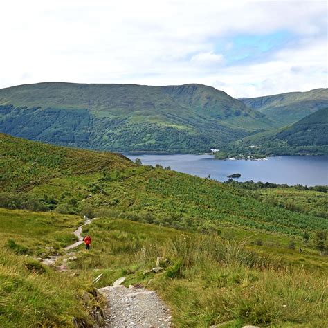 Eine unvorstellbare landschaft, die man erleben muss, um sie beschreiben bleibt man der karte treu, besteht schottland locker zu 50% aus dem hochland. Einstieg in die Highlands: Auf den beliebtesten Berg der ...