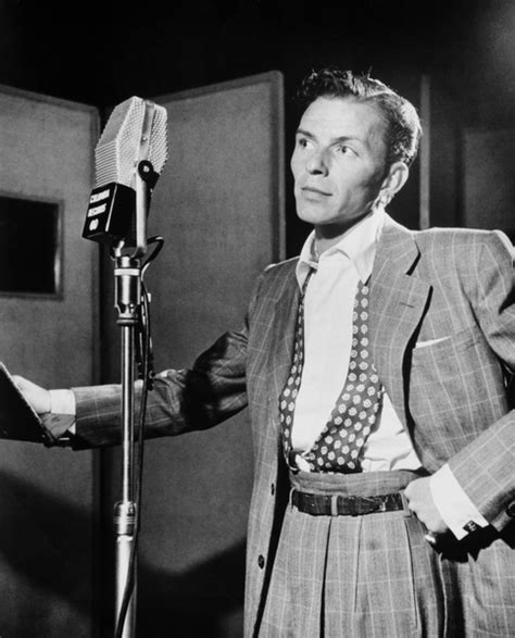 Singer Frank Sinatra 1947 Free Stock Photos In Jpeg  3362x4165