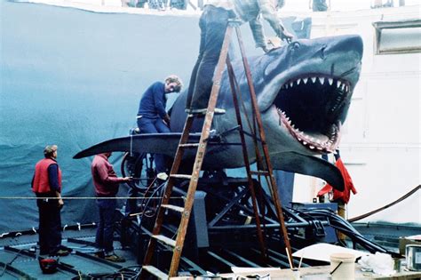 21 Amazing Behind The Scenes Photos From The Making Of Jaws 1975 ~ Vintage Everyday