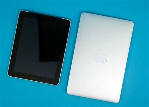 The 11 Apples 2010 Macbook Air 11 And 13 Inch