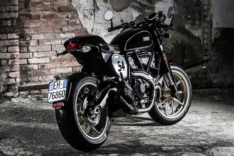 Prices will certainly reduce once local production the commando 961 cafe racer is a modern classic and takes design inspirations from classic cafe racers, which were hugely popular in the uk. Ducati Scrambler Cafe Racer launched in India - AUTOBICS