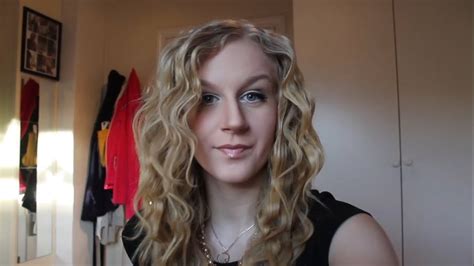 I teamed up with l'oréal to create this big voluminous look!this blow dry technic is used to create volume not only at the roots but through the entire hair. Big Waves - Hair Tutorial - YouTube