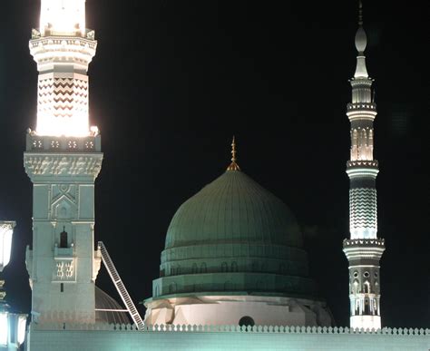 Karena hal itu disebutkan di dalam al quran bahwa sholat ini amalnya diangkat ke tempat yang terpuji di hadapan allah swt. Niat Sholat Tahajud Bulan Ramadhan dan Doanya - Umroh.com