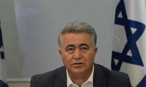 המשותפת ואינני רואה עצמי מחויבת עוד לשותפות עם מפלגת מרצ, שנכפתה עליי ועל עמיר פרץ שותפי, בלחץ גורמים רבים בראשם כחול לבן. עמיר פרץ: מקווה להגיע לתיאום עם לוי-אבקסיס - חדשות מדיניות ...