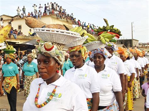 Ivorian Tribe Acts Out Slavery Scenes As Popo Carnival Comes To Bonoua