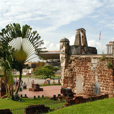 John's fort rebuilt by the dutch during the third quarter of the 18th century, the fort was once a private portuguese chapel dedicated to st. A Famosa & St. Paul Hill | Holiday Inn Melaka