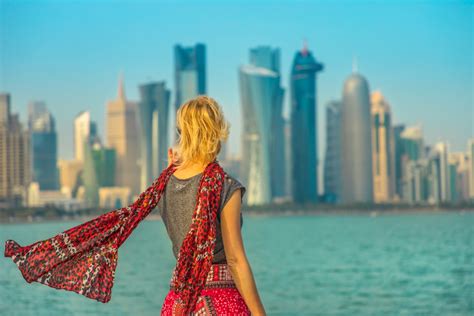 how to dress in qatar for foreigners [women s dress code]