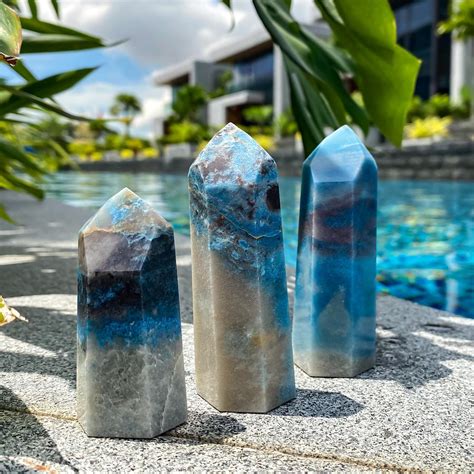 17 Places In Singapore To Get Crystals