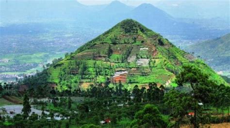 fakta gunung padang situs lebih tua dari piramida mesir diguncang gempa