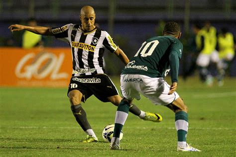 Felipe alan costa de oliveira. Goias x Botafogo | Jorge Wagner. Goias x Botafogo , pelo ...
