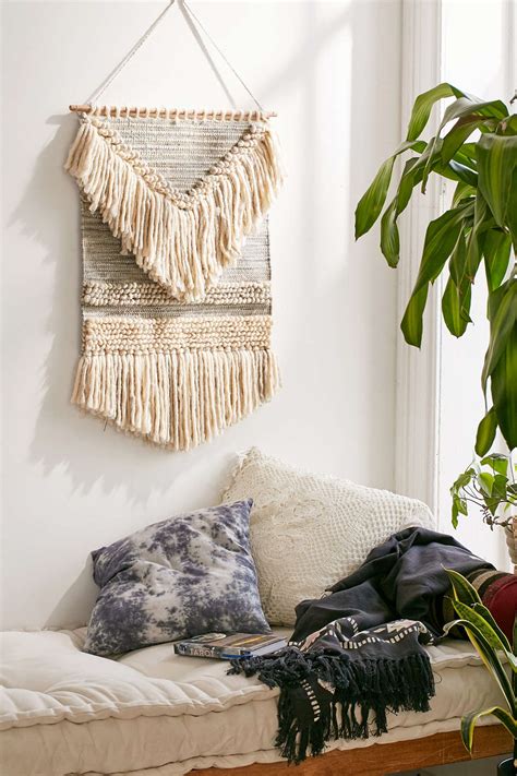 Wall Hangings With Modern Style