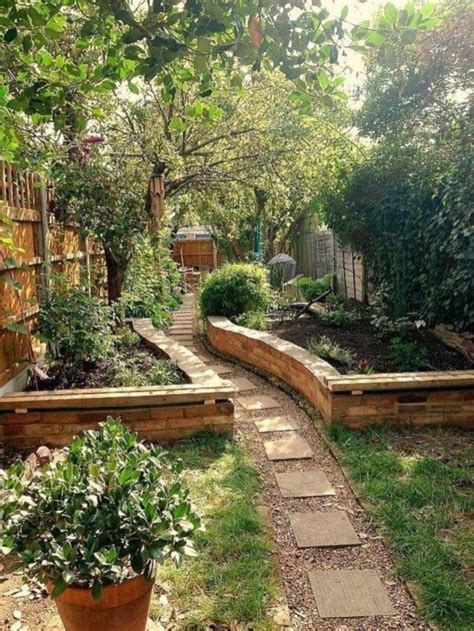50 Backyard Landscaping Ideas with Minimum Budget - SWEETYHOMEE