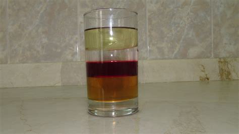 It consists mostly of organic compounds obtained by the fractional distillation of petroleum, enhanced with a variety of additives. Experimento para demostrar la densidad de la materia