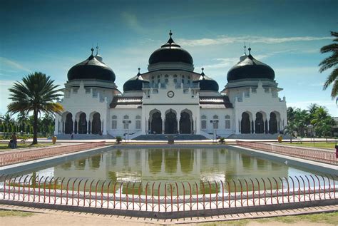 Most Beautiful Mosque In Indonesia You Must Visit Banda Aceh Mesjid