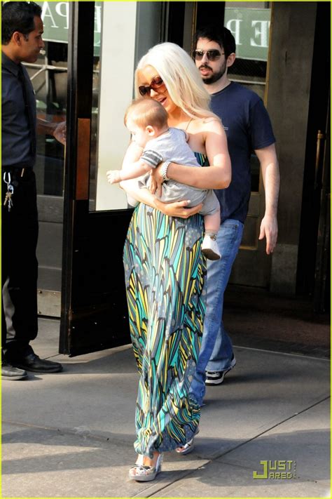 Christina Aguilera Baby Maxs Day Out Photo 1385801 Celebrity