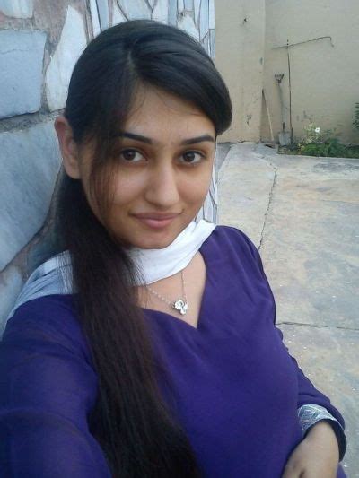 Gorgeous Pakistani Hot Babe Selfie Part 24 Tumbex
