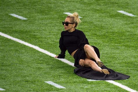 Lady Gaga Upskirt At 2017 Super Bowl On Nrg Stadium In Houston
