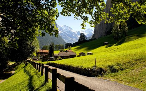Fonds Décran Suisse Lauterbrunnen Jungfrau Ville Montagnes Les