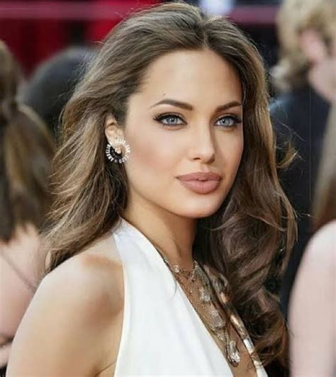 Angelina Jolie Wiki Height Weight Age Affairs Measurements Biography More Moviezupp